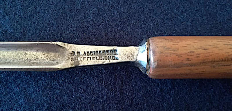 Antique J B Addis & Sons 3/8" Cut, Straight Carving Gouge, #9 Sweep, Length 9 1/4" For Professionals