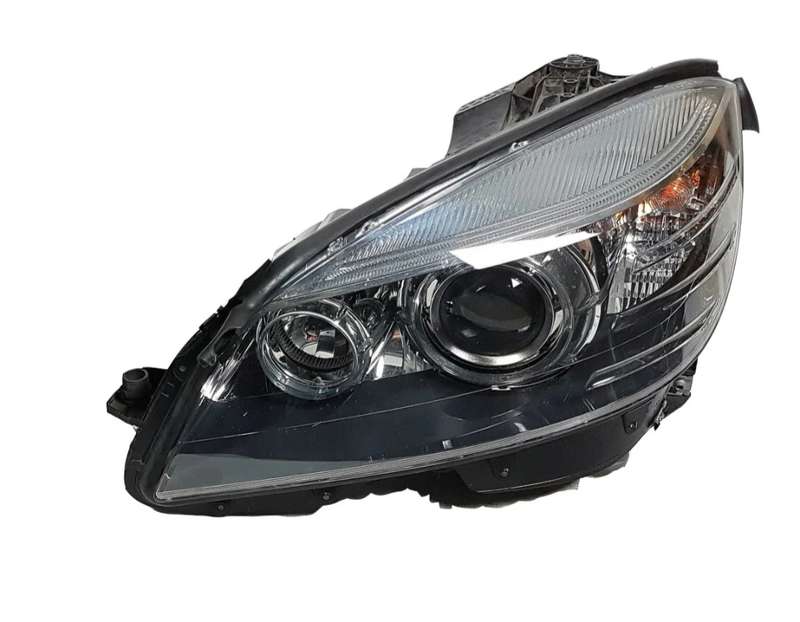 Mercedes Benz Xenon front lamp (left).
