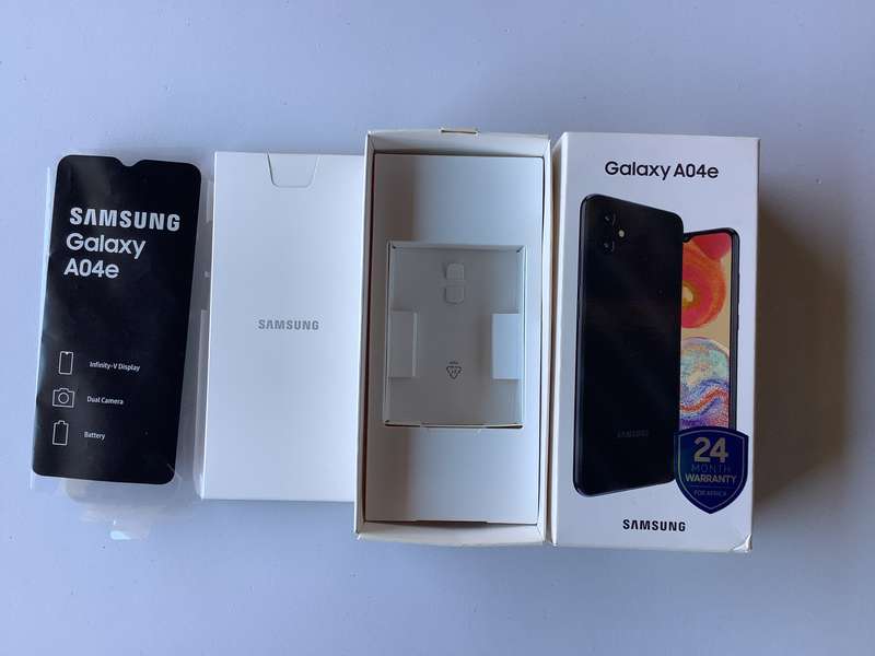 SAMSUNG GALAXY A04e BOX
