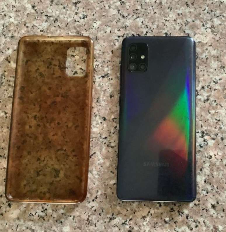 SAMSUNG GALAXY A51