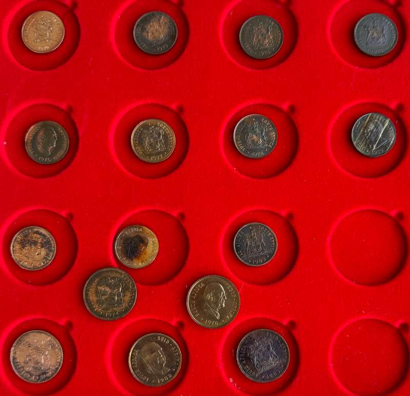 Set of 50 proof coins 50 cent to 1c -Pictured is what u will get - no silver rands price for the lot