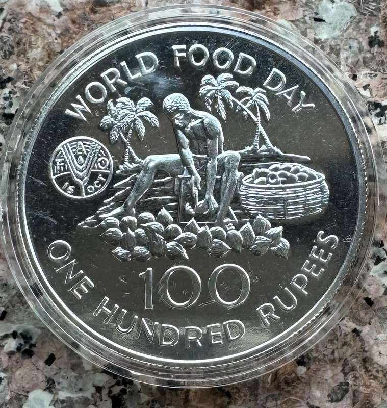 1981 SEYCHELLES -  100 RUPEES 1oz SILVER 925 - WORLD FOOD DAY