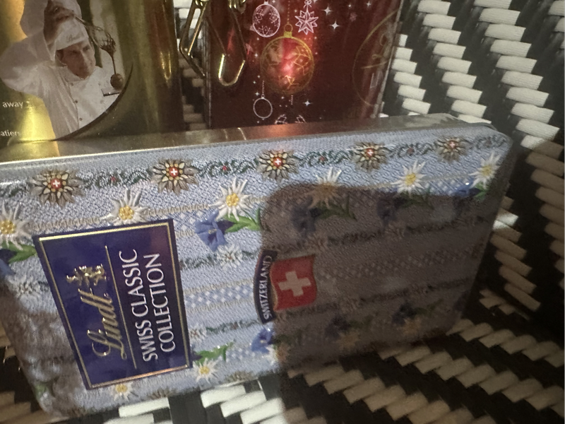 Empty Lindt tins x6