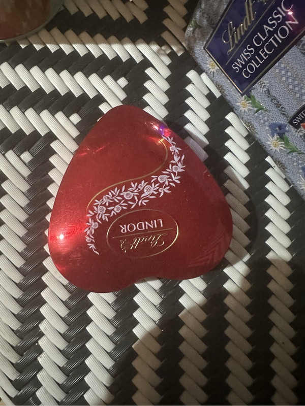 Empty Lindt tins x6
