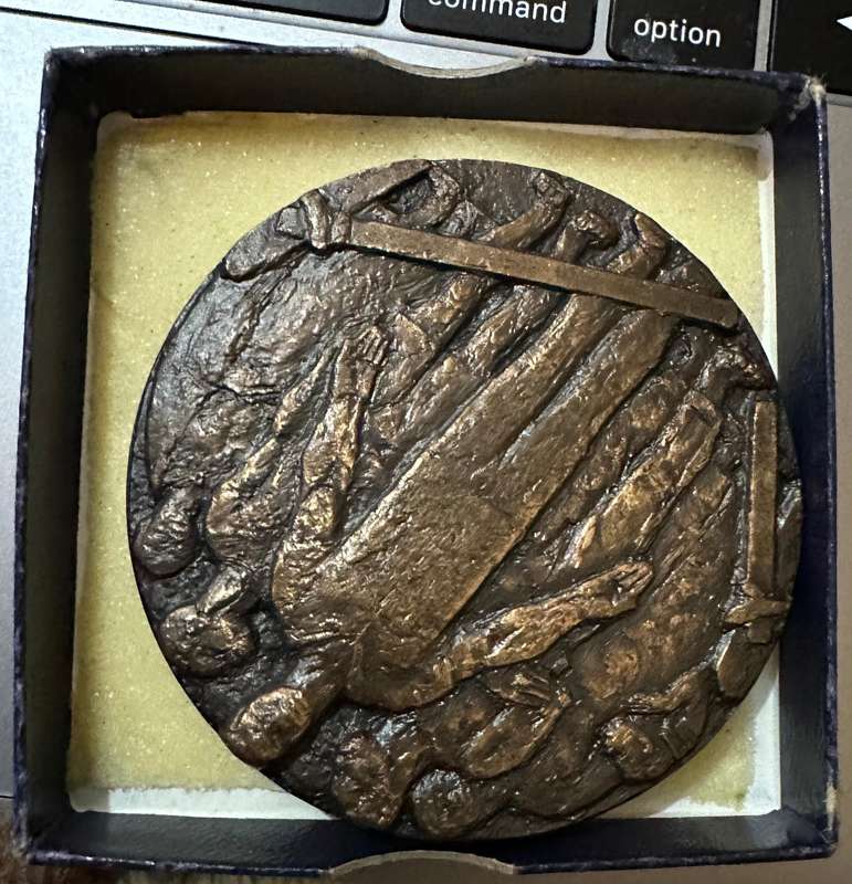 Luthuli bronze medallion