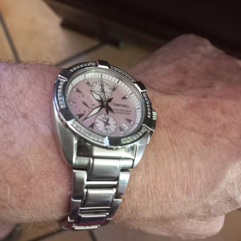 Seiko Ladies Velatura 53 real Diamonds Chronograph High value!!