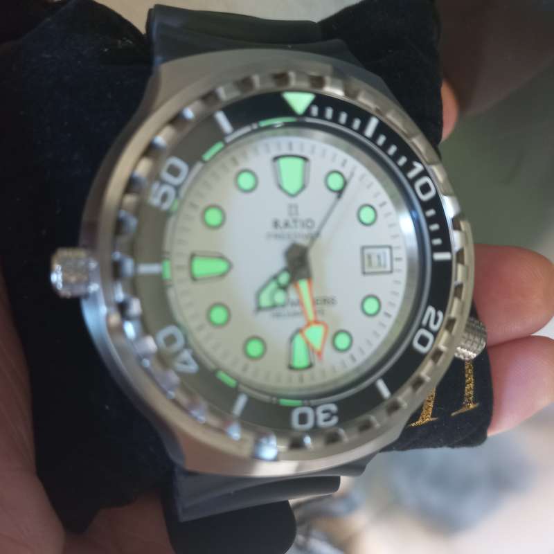 Freediver Ratio 1000m Helium valve-Seiko Quartz mvt