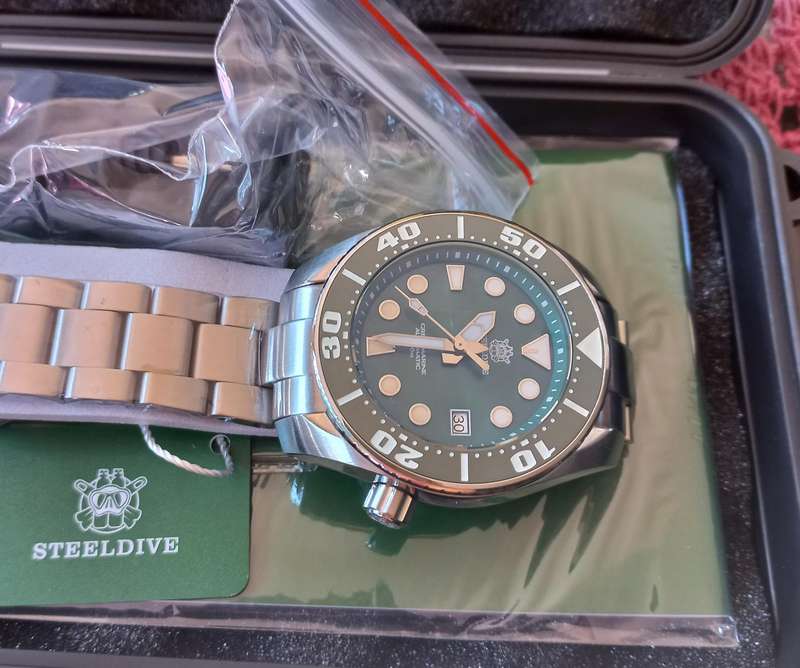 Steeldive 200m Sumo Seiko NH35A AUTOMATIC MOVEMENT 24 JEWELS