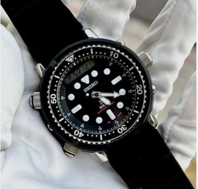 Seiko Arnie Hybrid SNJ025 SOLAR 200M WR.