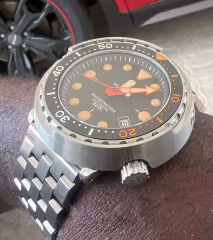 Steeldive Dive Engineer Tuna Can Seiko NH35A Automatic mvt.