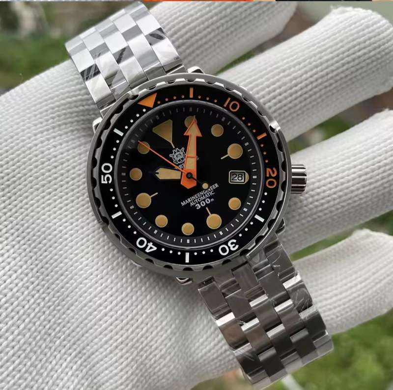 Steeldive Dive Engineer Tuna Can Seiko NH35A Automatic mvt.