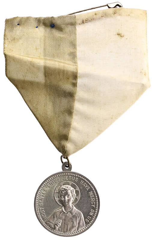 Vintage Archconfraternity of the divine child jesus Medallion with handmade ribbon 32mm 3,6g