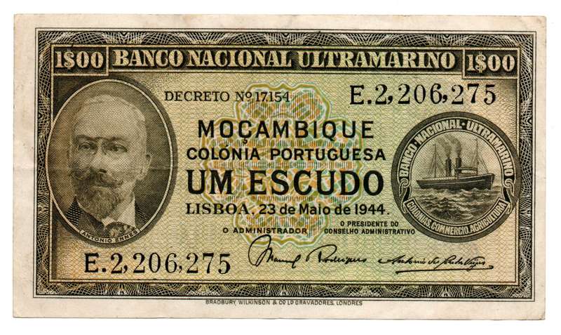 1944 Mozambique 1 Escudo Pick#92, minor folds and creases