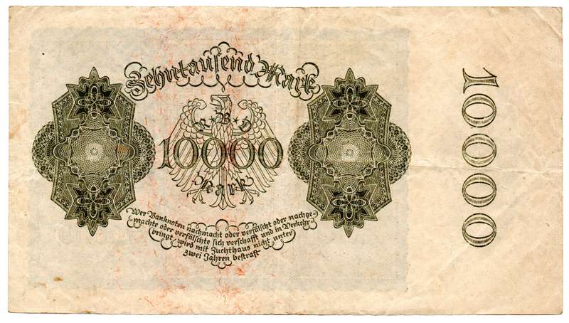 1922 German Berlin Reichsbanknote 10 000 Mark Pick#72, folds and corner foxing