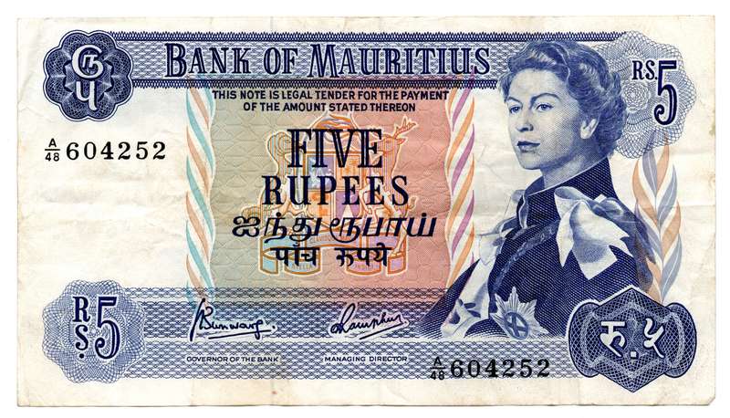 1967 Mauritius 5 Rupees Signature 4 Pick#30c folds