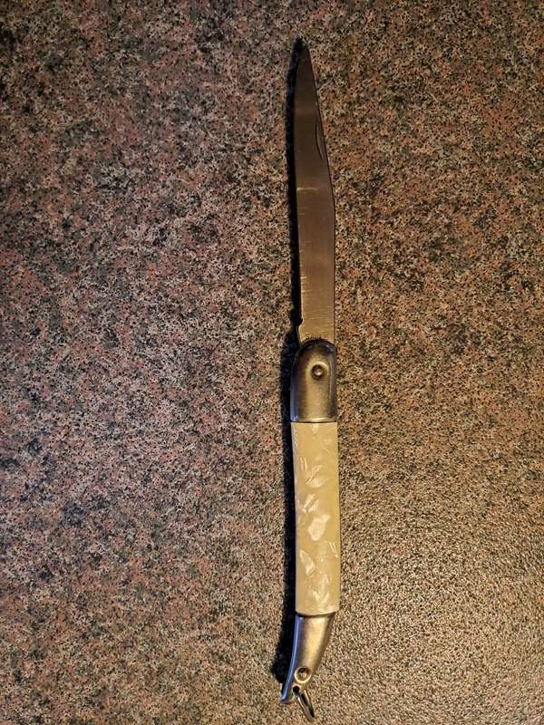 Vintage Pocket knife Sable voux pearl handle in very nice condition