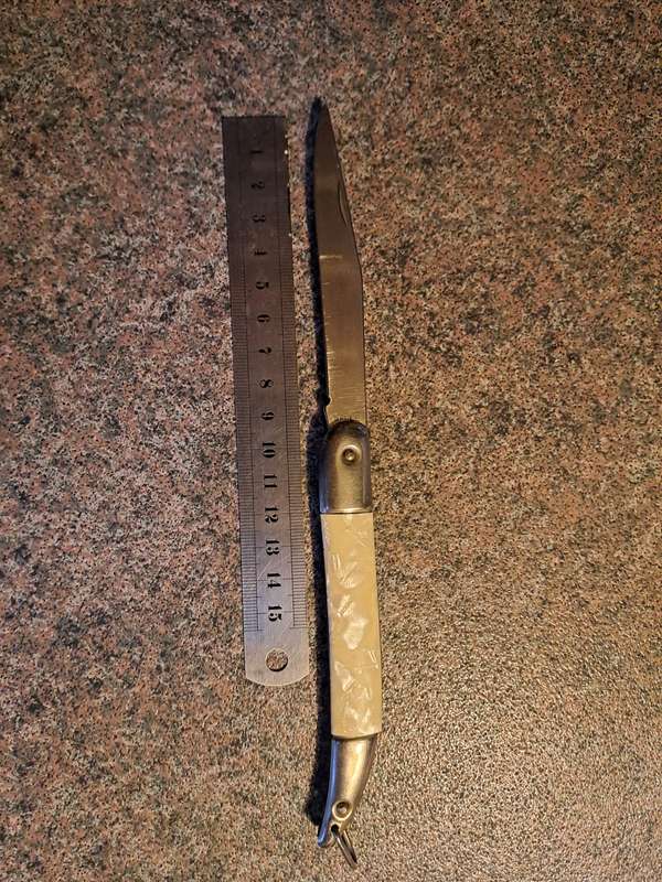 Vintage Pocket knife Sable voux pearl handle in very nice condition