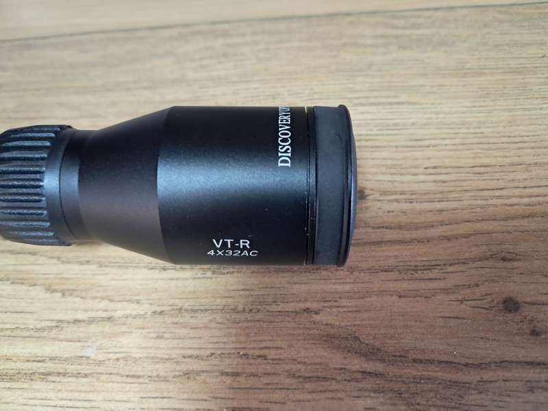 Scope Discovery VT-R 4x32AC new with scope rings