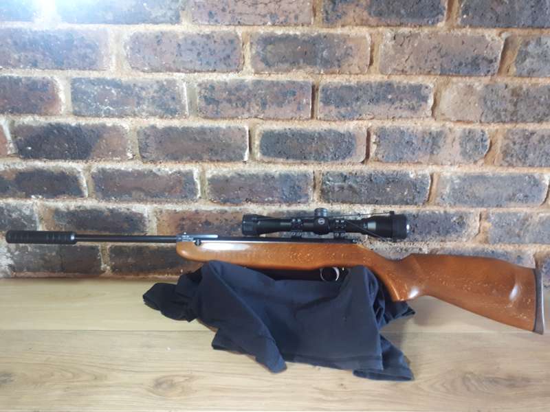 Air rifle HW30 Weighrauh. 177 cal with Hawke Sport HD4x32 scope
