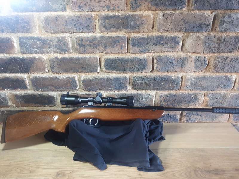 Air rifle HW30 Weighrauh. 177 cal with Hawke Sport HD4x32 scope