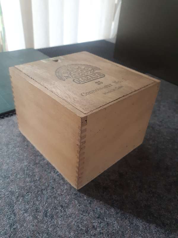 Sigar box H.Upmann wood Cuban empty in real nice condition