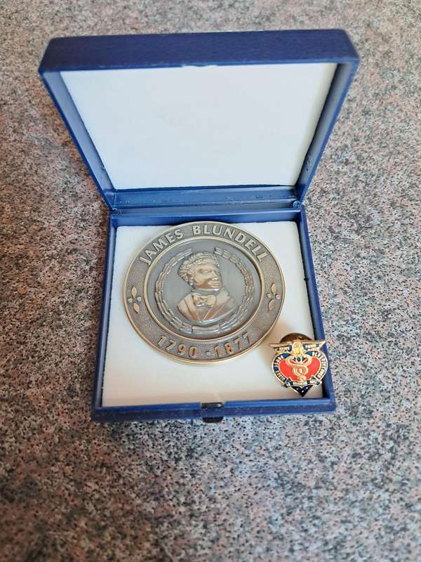 Blood donation Medal James Blundell and a pin