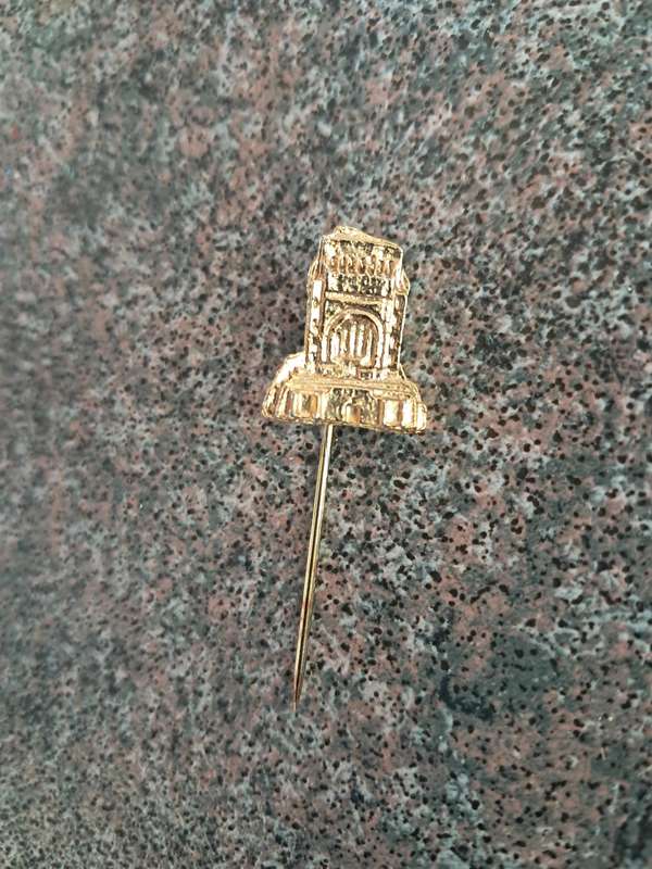 Lapel pin Afrikaner Voortrekker monument