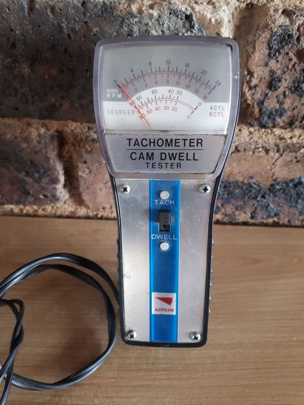 Tachometer analog in good condition