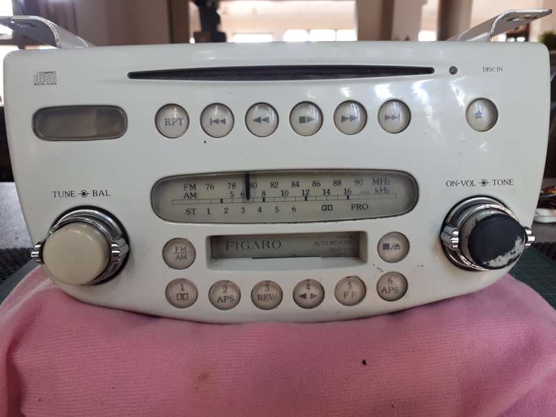 Clasic car radio Nissan Figaro