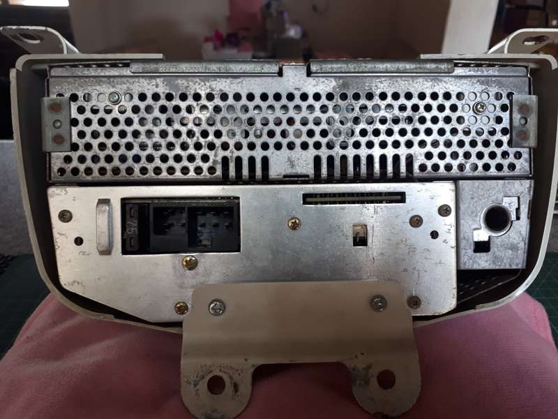 Clasic car radio Nissan Figaro
