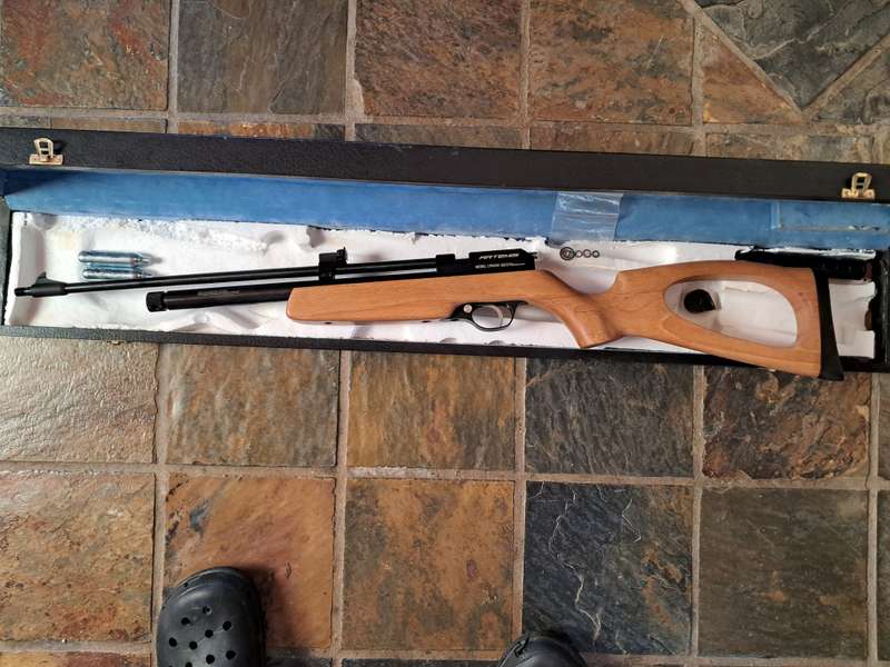 Air rifle Artemis CR600 .22/ 5.5mm with custom stock