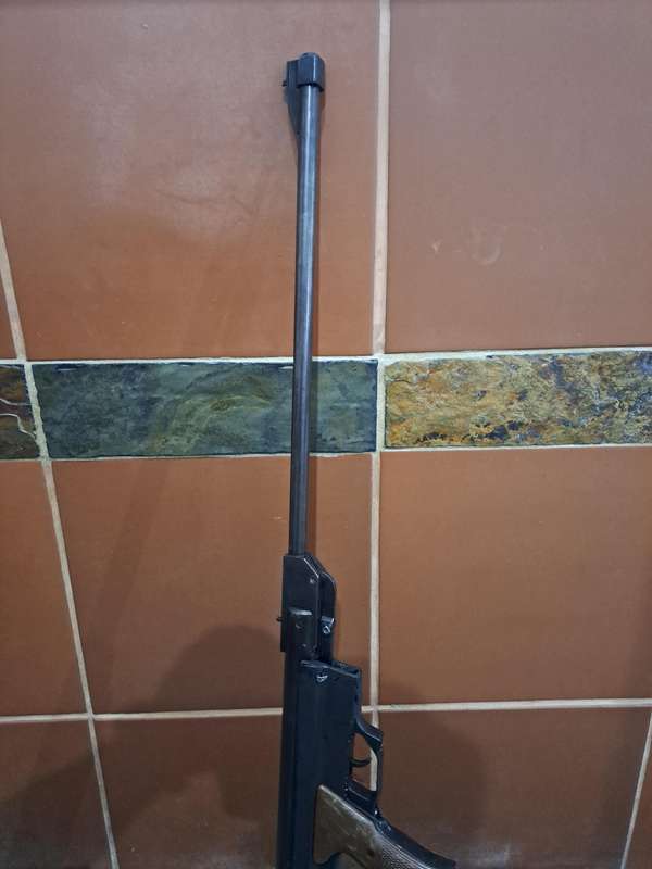 Air rifle ElGamo model model 68 paratrooper sold as is