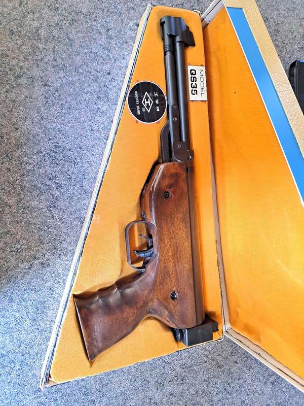 Air pistol Underliever Industry brand 4.5 mm rare