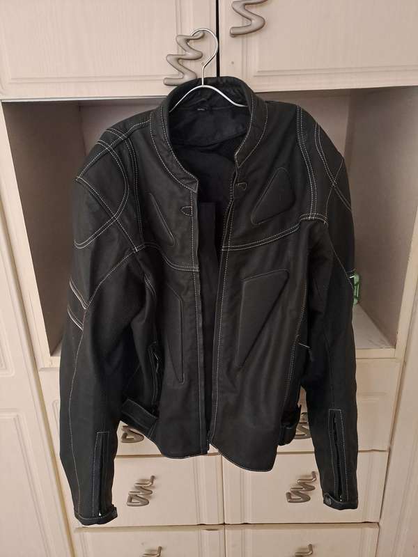Leather biker jacket with built in armor xxl