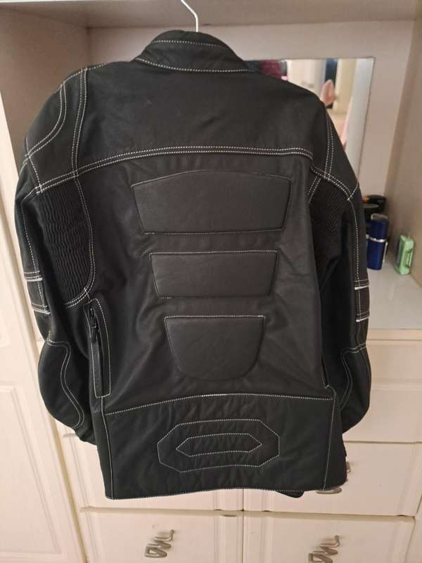 Leather biker jacket with built in armor xxl