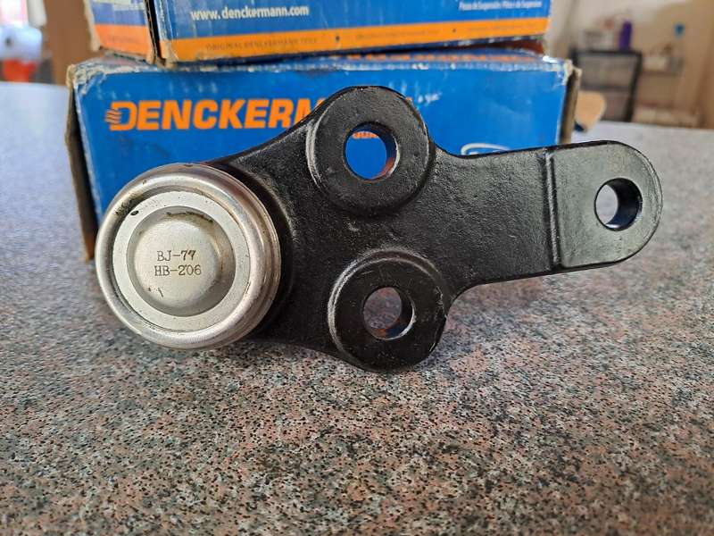 Ball joints Ford Fiesta lower ball joints set of 2