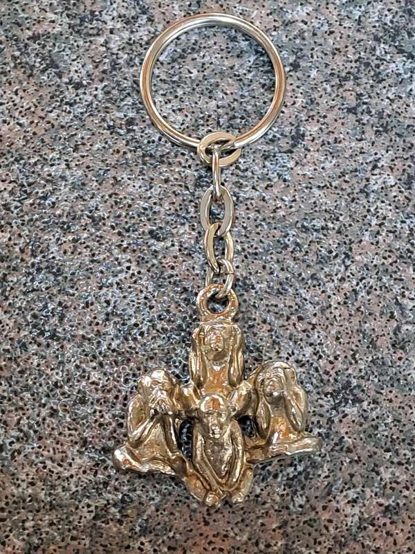Key ring hear say see and do no evil
