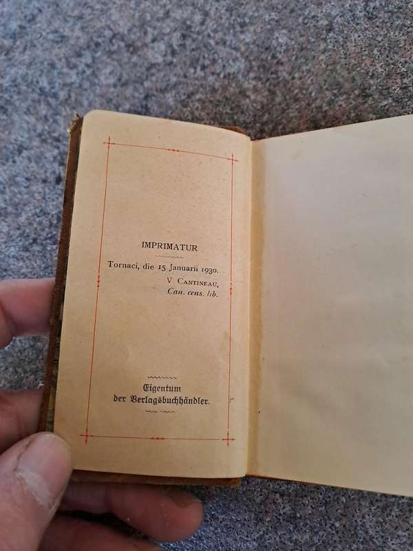Vintage Bible 1930's pocket size in Geman