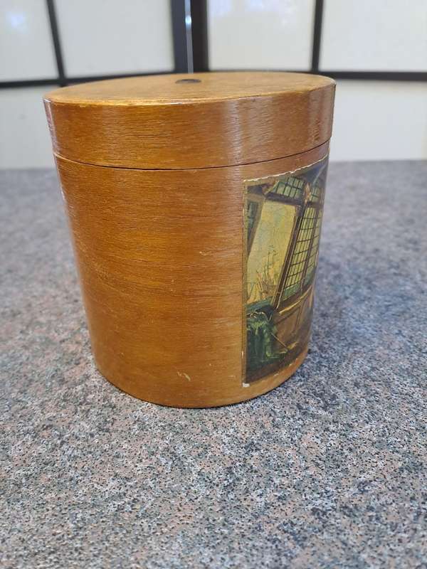 Vintage curved wood string dispenser early 20th century