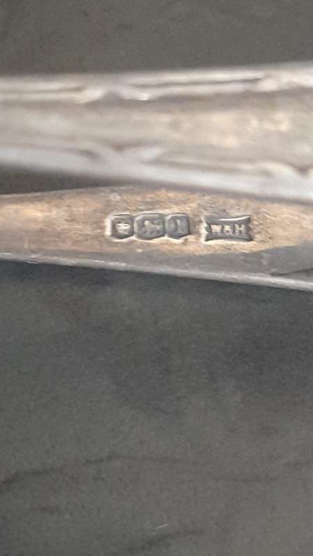 1926 Walker & Hall sugar tong sterling Sheffield