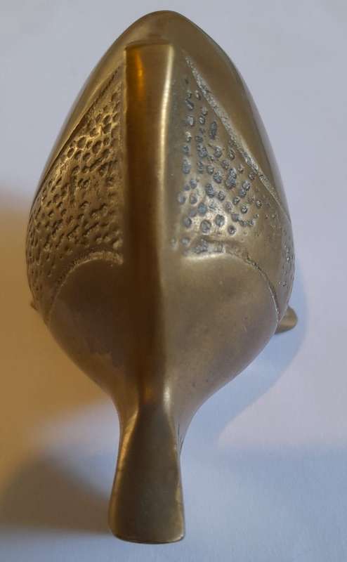 Antique heavy solid brass fish paperweight 1970s 12cm long