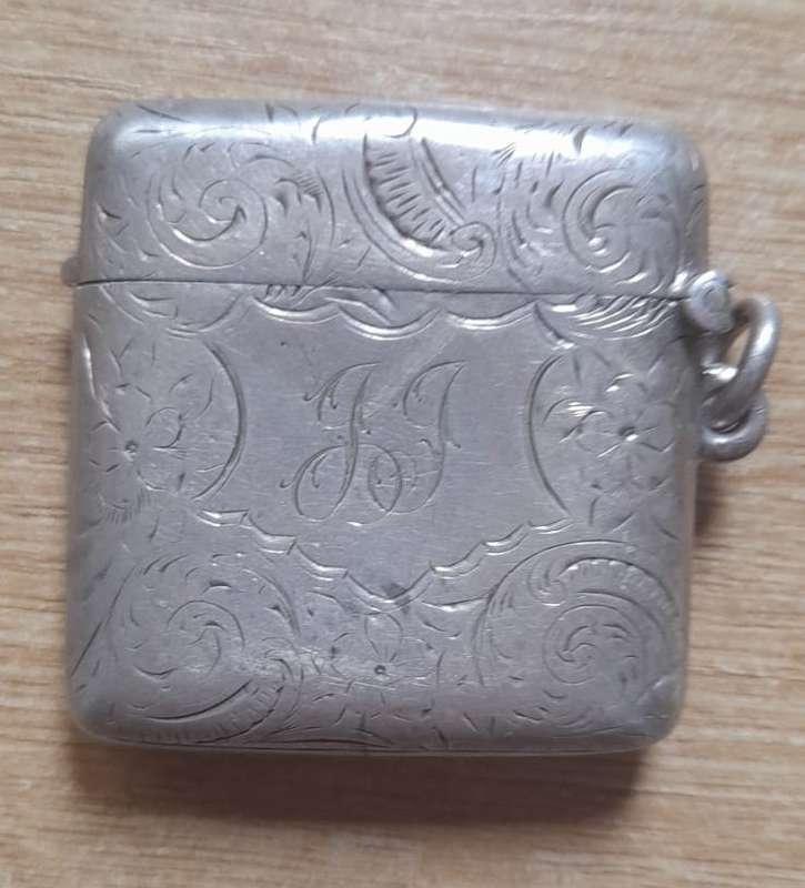 Edwardian sterling silver vesta, hallmarked Birmingham 1902