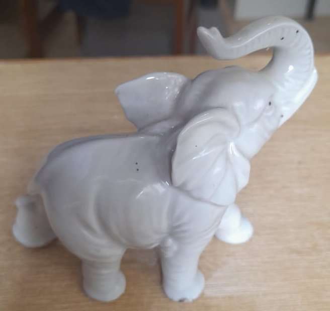 Porcelain Otagiri grey elephant, trunk up