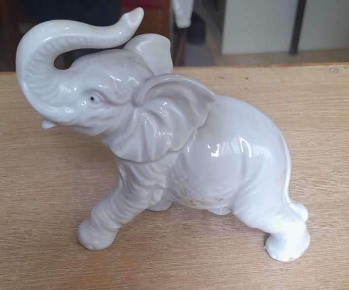 Porcelain Otagiri grey elephant, trunk up