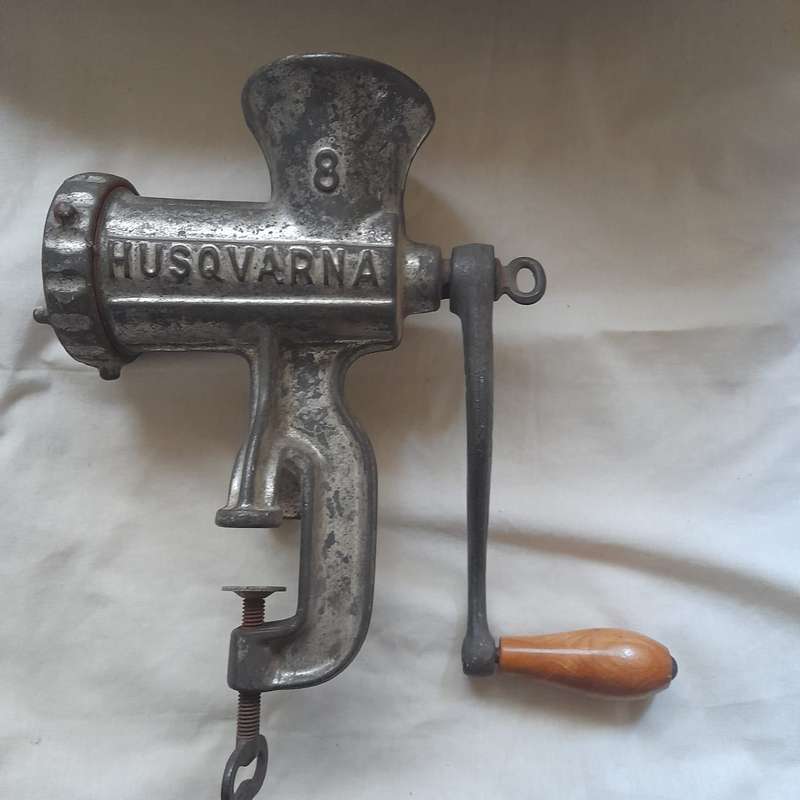 Husquvarna mincer No. 8, made in Sweden