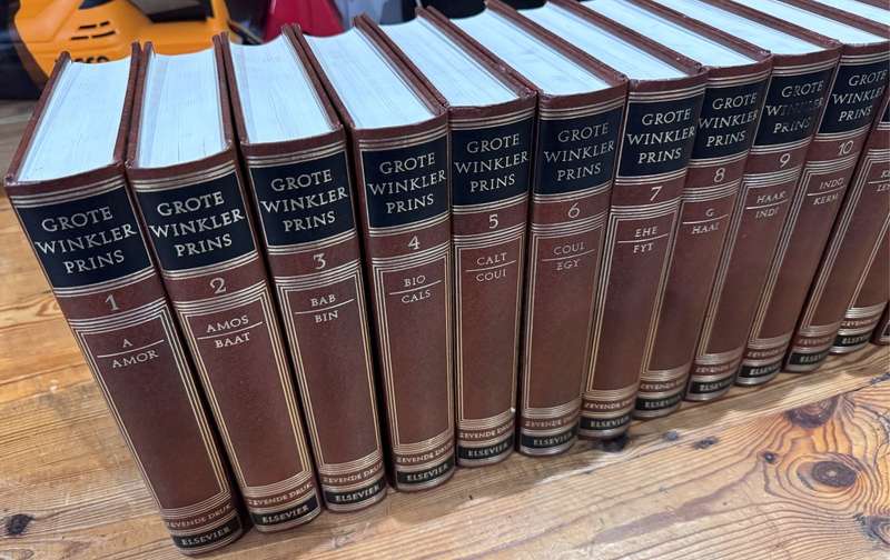 GROTE WINKLER PRINS Encyclopedie 1977