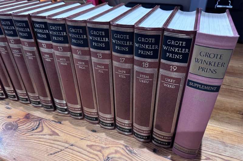 GROTE WINKLER PRINS Encyclopedie 1977