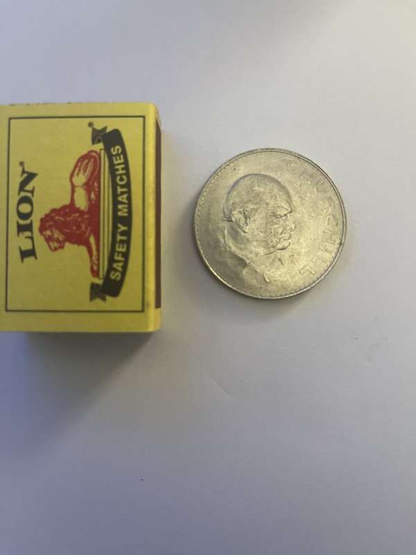 1965 Elizabeth 2nd with Churchill coin