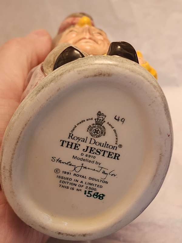 Royal Doulton Character Jug - Jester D6910 - Small - LIMITED edition, scarce, fabulous item!