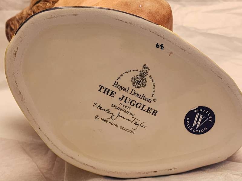 "The JUGGLER"  D6835   Royal Doulton Character Jug Large, with Black Balls & Skittles handle! Superb